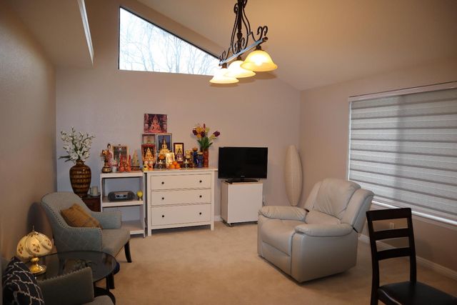 6296 N Lodi Avenue, Fresno, CA 93722