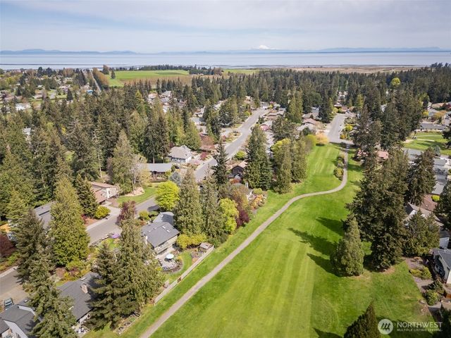 121 Fairway Place, Sequim, WA 98382