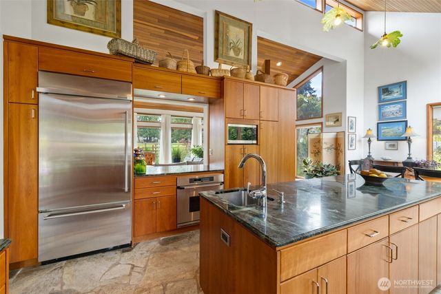 121 Fairway Place, Sequim, WA 98382