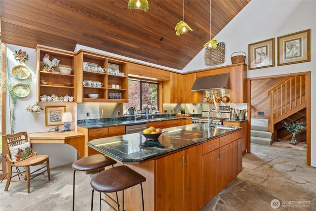 121 Fairway Place, Sequim, WA 98382