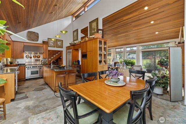 121 Fairway Place, Sequim, WA 98382