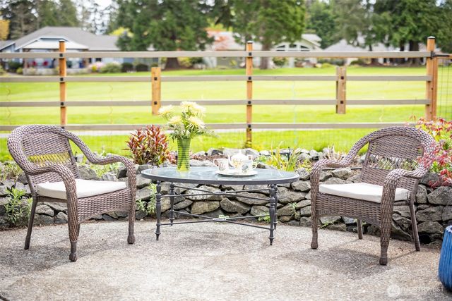 121 Fairway Place, Sequim, WA 98382