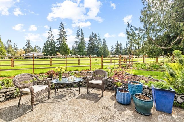 121 Fairway Place, Sequim, WA 98382