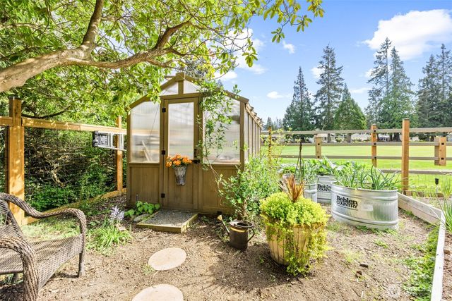 121 Fairway Place, Sequim, WA 98382