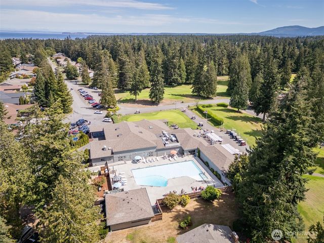 121 Fairway Place, Sequim, WA 98382