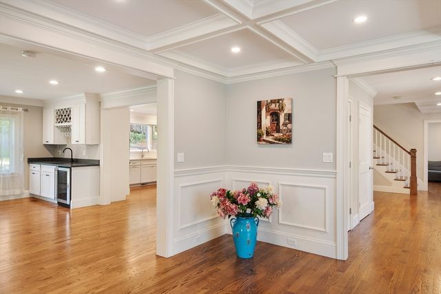 24 Dogwood Ln, Needham, MA 02492