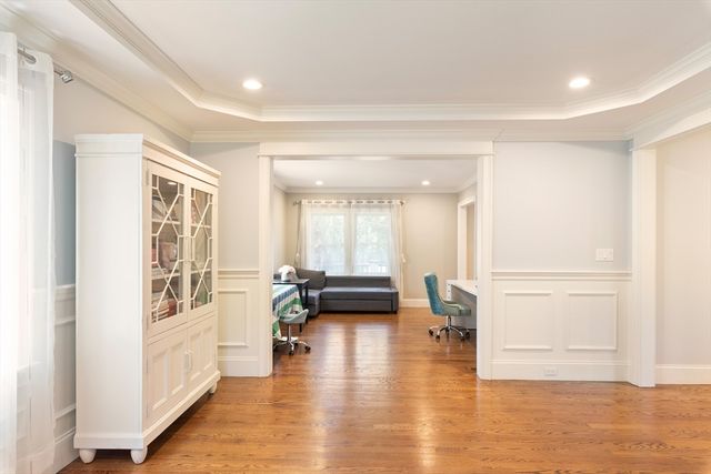 24 Dogwood Ln, Needham, MA 02492