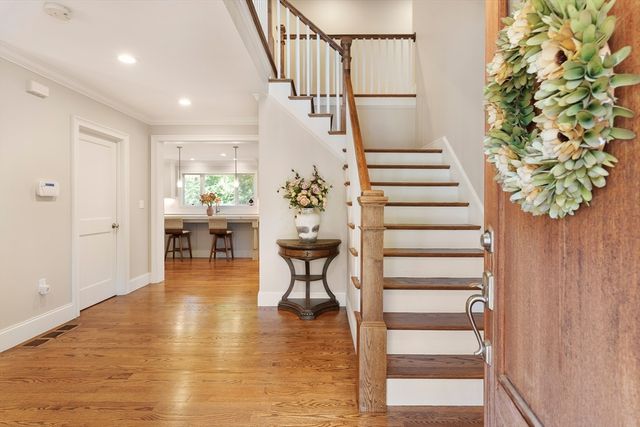 24 Dogwood Ln, Needham, MA 02492