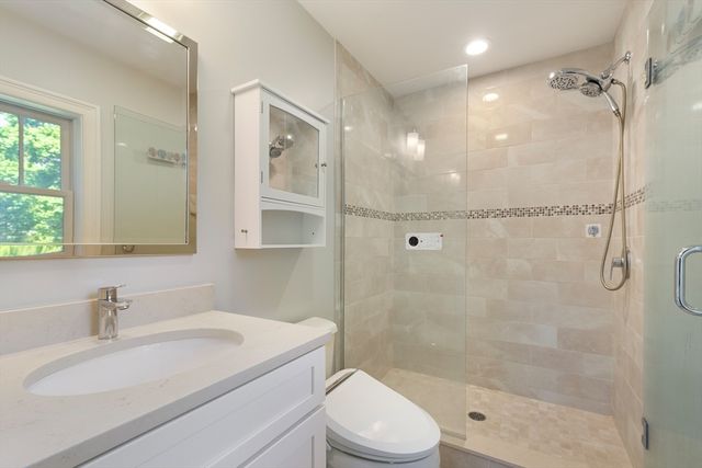 24 Dogwood Ln, Needham, MA 02492