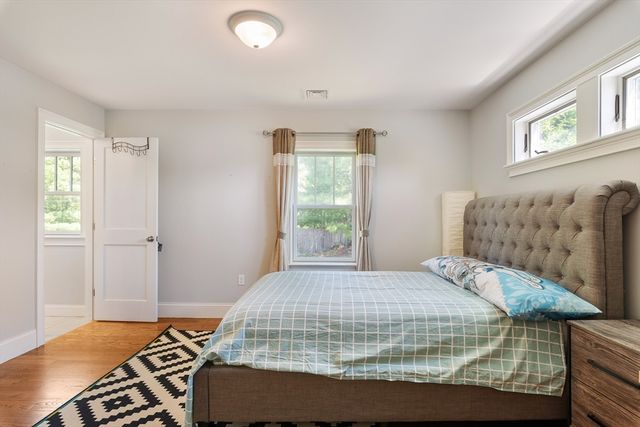 24 Dogwood Ln, Needham, MA 02492