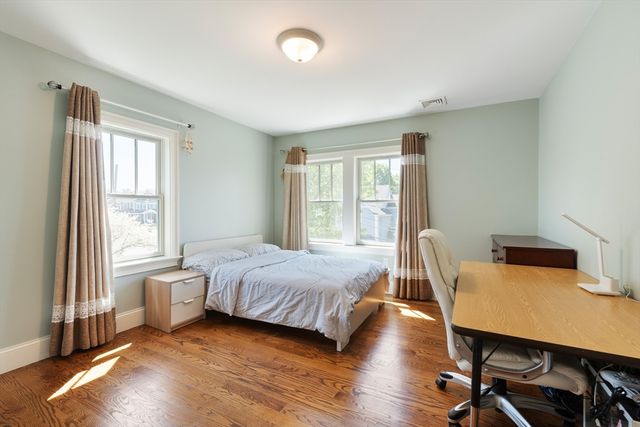 24 Dogwood Ln, Needham, MA 02492
