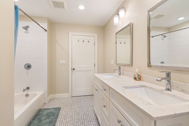 24 Dogwood Ln, Needham, MA 02492