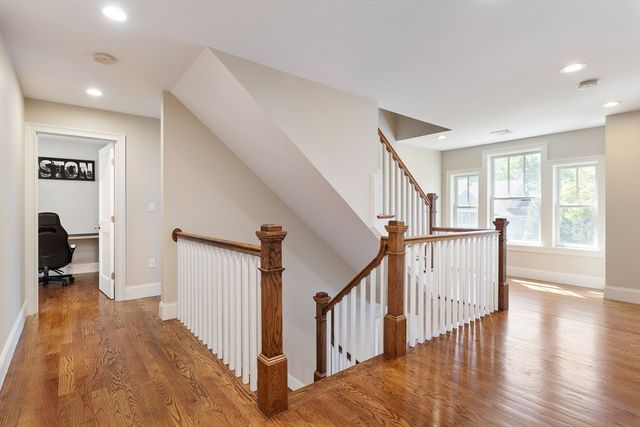24 Dogwood Ln, Needham, MA 02492