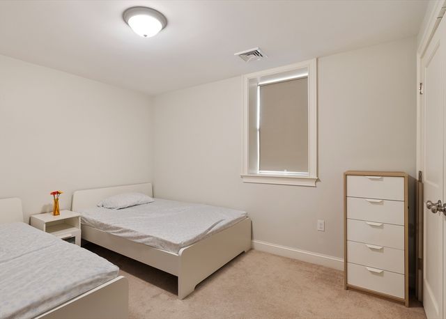 24 Dogwood Ln, Needham, MA 02492