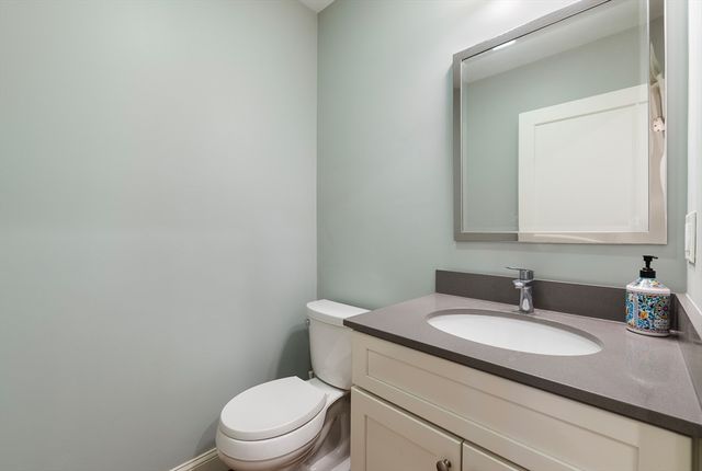 24 Dogwood Ln, Needham, MA 02492