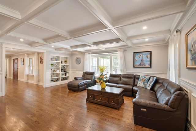 24 Dogwood Ln, Needham, MA 02492