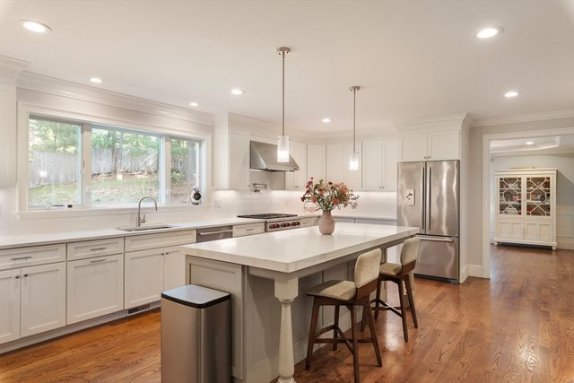 24 Dogwood Ln, Needham, MA 02492