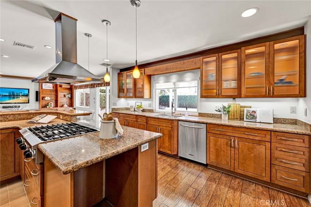 25 Bennington, Irvine, CA 92620