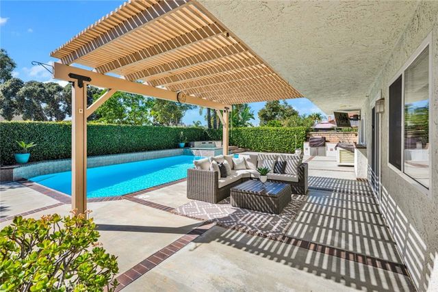 25 Bennington, Irvine, CA 92620