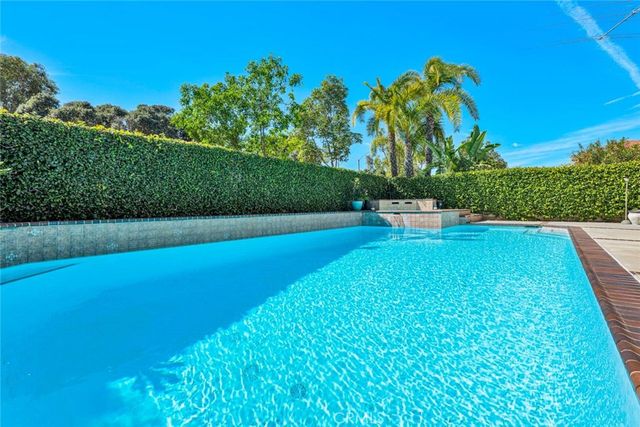 25 Bennington, Irvine, CA 92620