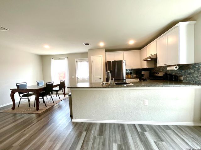 5902 Larkspur Valley, San Antonio, TX 78218