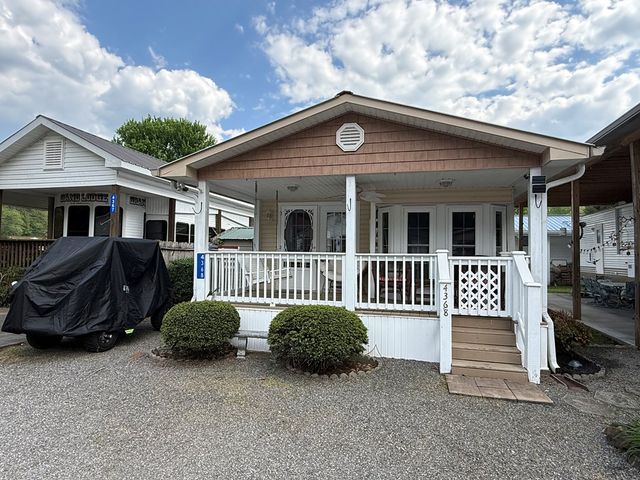 4368 Riverbank Run, Hiawassee, GA 30546
