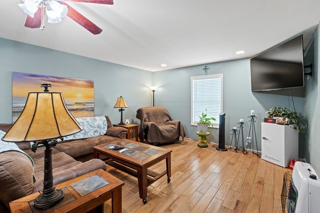 207 W Pine Street, Chatsworth, GA 30705