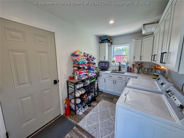 35 Grimm Street, Charleston, WV 25302