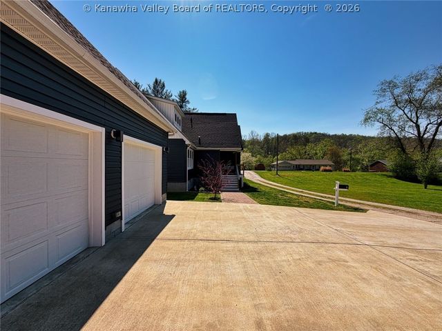 35 Grimm Street, Charleston, WV 25302