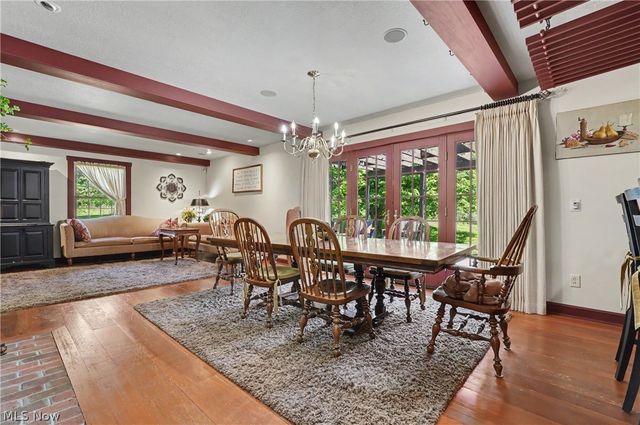 4622 Beechwood Avenue NE, Paris, OH 44669