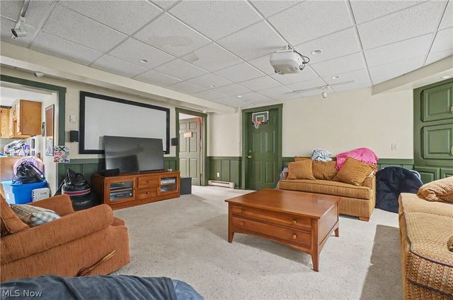 4622 Beechwood Avenue NE, Paris, OH 44669