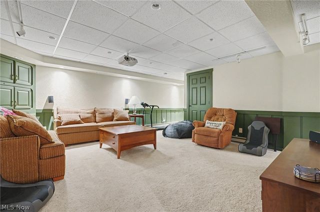 4622 Beechwood Avenue NE, Paris, OH 44669