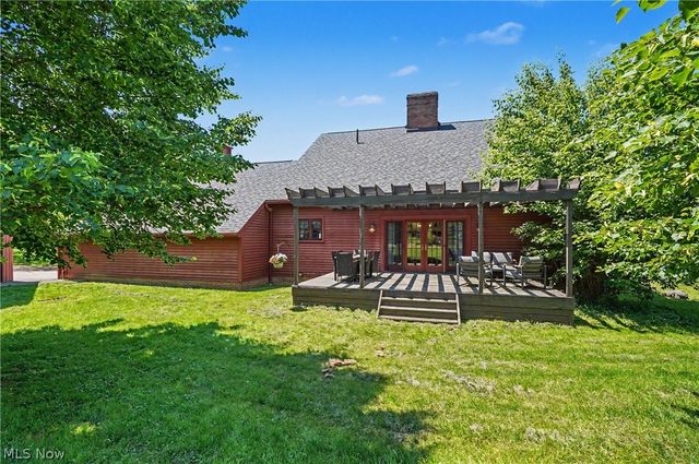 4622 Beechwood Avenue NE, Paris, OH 44669