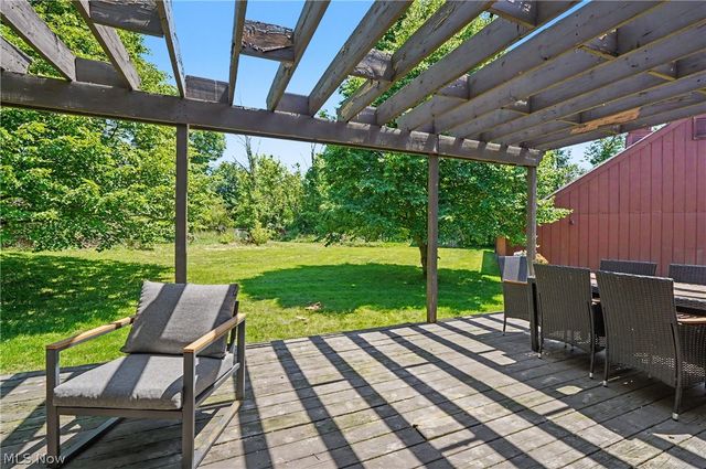 4622 Beechwood Avenue NE, Paris, OH 44669
