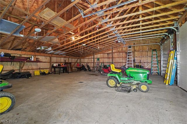 4622 Beechwood Avenue NE, Paris, OH 44669