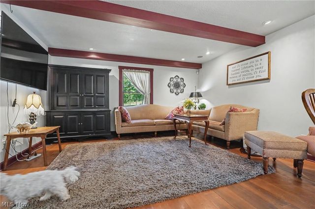 4622 Beechwood Avenue NE, Paris, OH 44669