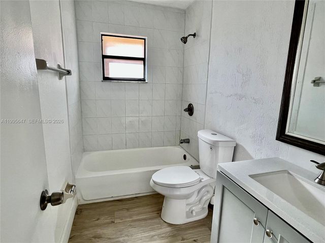 550 SW 115th Ave 405H, Sweetwater, FL 33174