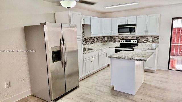 550 SW 115th Ave 405H, Sweetwater, FL 33174