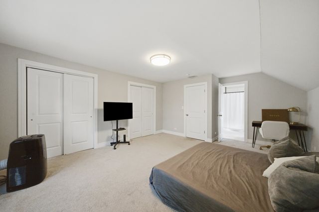 2421 N Marmora Avenue, Chicago, IL 60639
