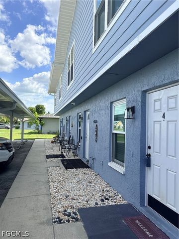 4520 SW 8th PL 4, Cape Coral, FL 33914