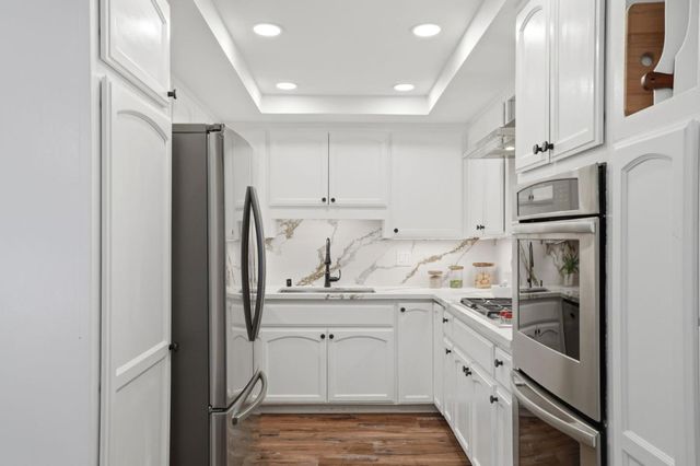 524 Sand Hill Circle, Menlo Park, CA 94025