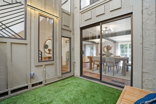 524 Sand Hill Circle, Menlo Park, CA 94025