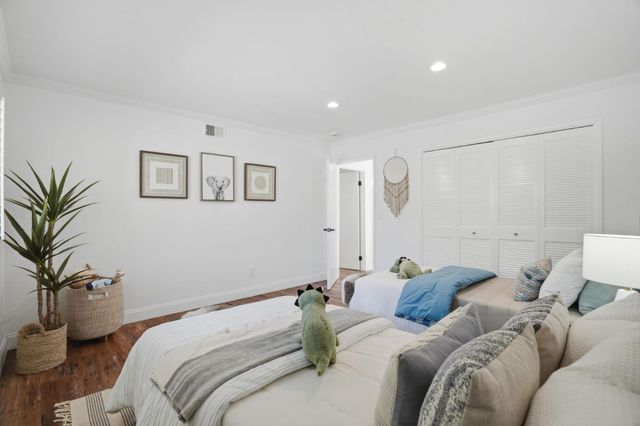 524 Sand Hill Circle, Menlo Park, CA 94025