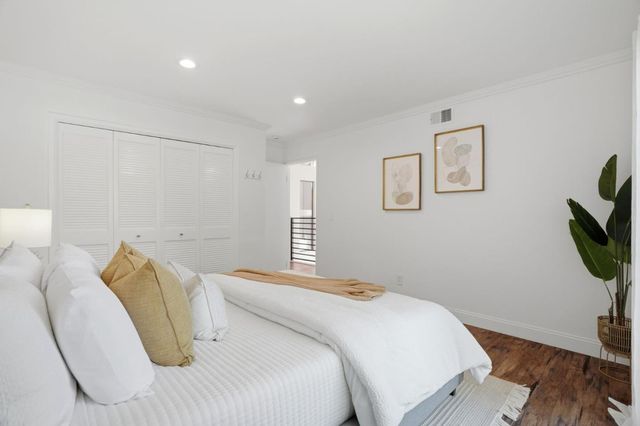 524 Sand Hill Circle, Menlo Park, CA 94025