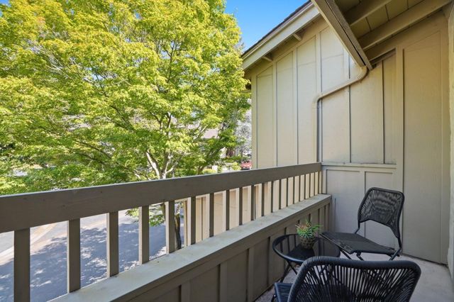 524 Sand Hill Circle, Menlo Park, CA 94025