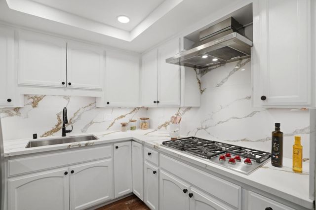 524 Sand Hill Circle, Menlo Park, CA 94025