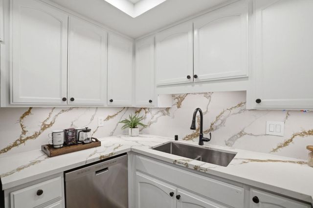 524 Sand Hill Circle, Menlo Park, CA 94025