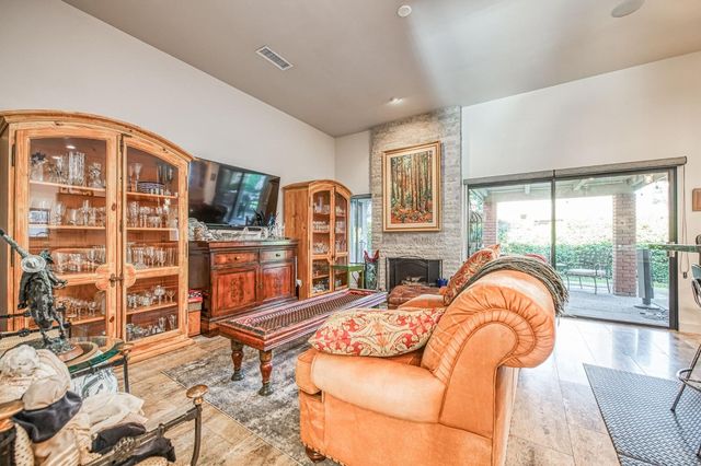 2806 W Kensington Lane, Fresno, CA 93711