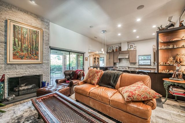 2806 W Kensington Lane, Fresno, CA 93711