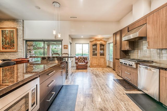2806 W Kensington Lane, Fresno, CA 93711